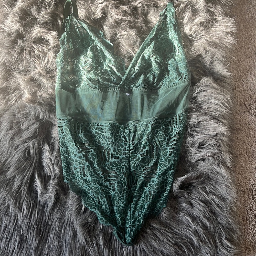 Pretty lace thong unlined bodysuit